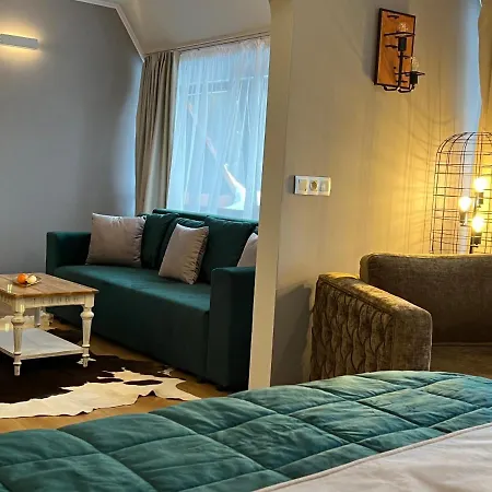 Moura & Villas Mountain Relax 4* بوروفتس